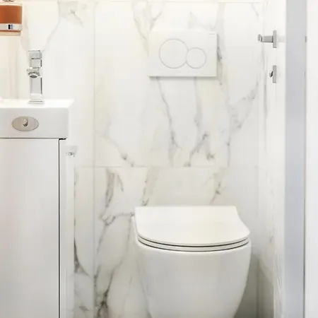 Bright & Spacious Loft In The Heart Of Old Town Любляна