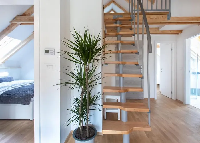 Bright & Spacious Loft In The Heart Of Old Town