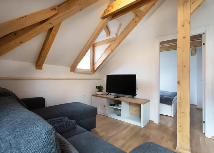 Bright & Spacious Loft In The Heart Of Old Town *